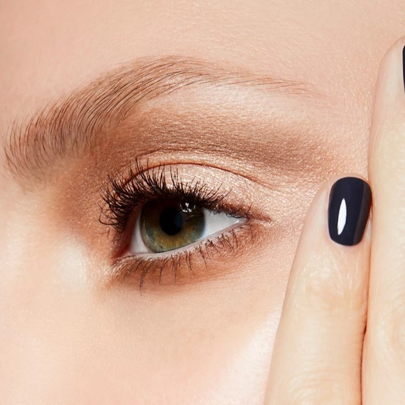 MAC Dazzleshadow Eyeshadow Oh So Gilty - Picture 3 of 17